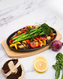 Sizzle Plate Oval With Wooden Tray 	23 X 14cm 19234